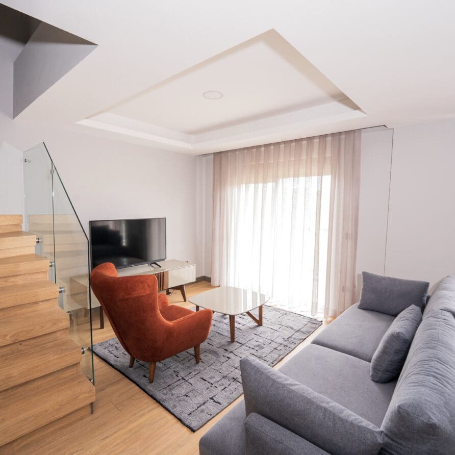 luxury-one-bedroom-garden-view-lara-breeze