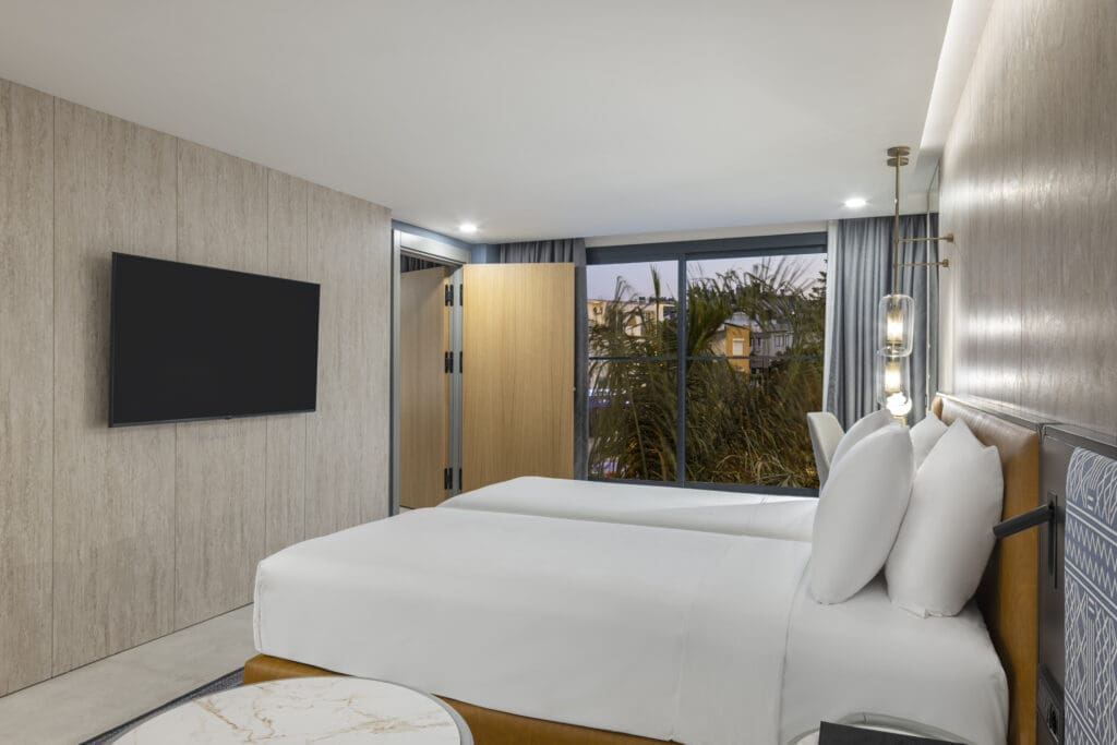 first bedroom in superior connection room mercure konyaaltı