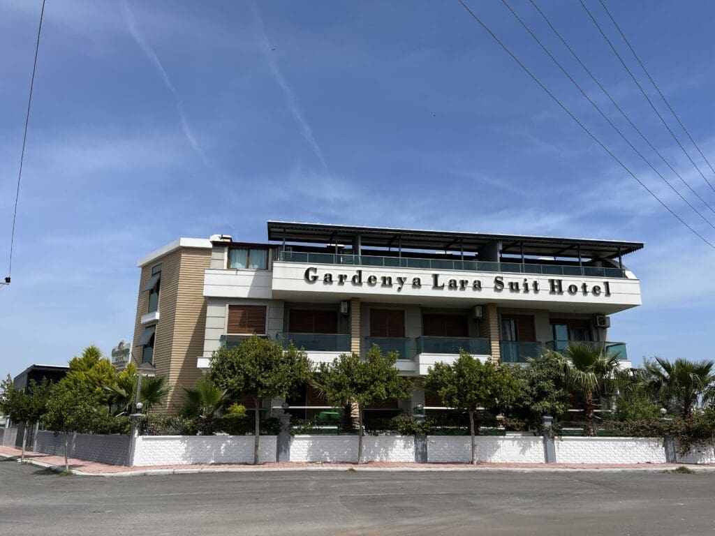 Gardenya Lara Suites