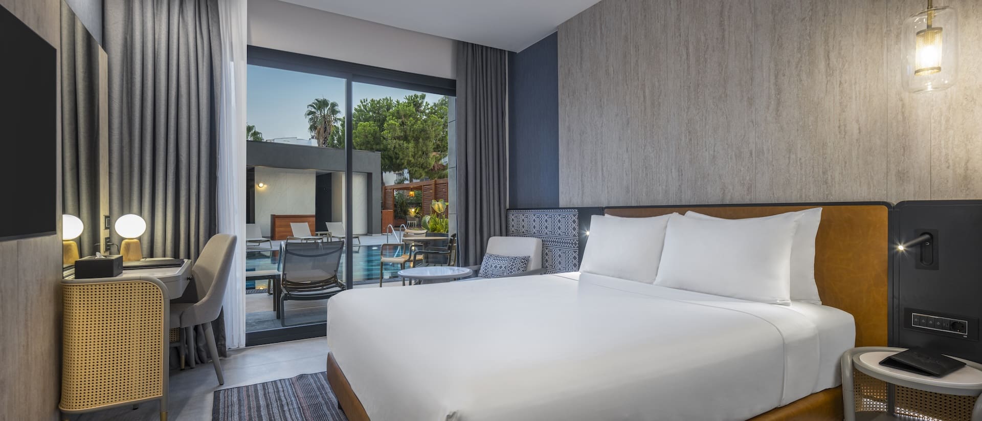 privilege swim-up room at mercure hotel antalya konyaaltı